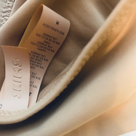 Skims SWIM set Top & Bottom - Picture 4 of 5